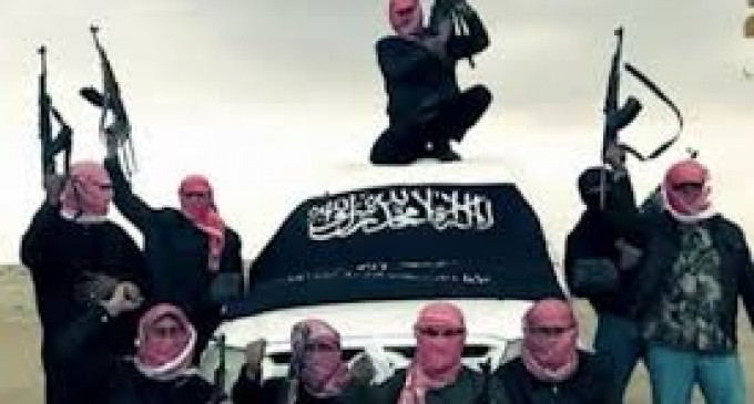 Minori pusi sa-i ajute pe jihadisti la decapitari