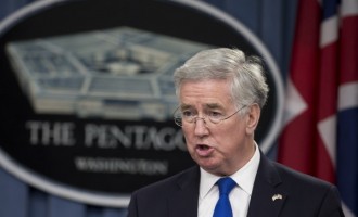 Ministrul britanic al apararii s-a intalnit astazi cu Mircea Dusa