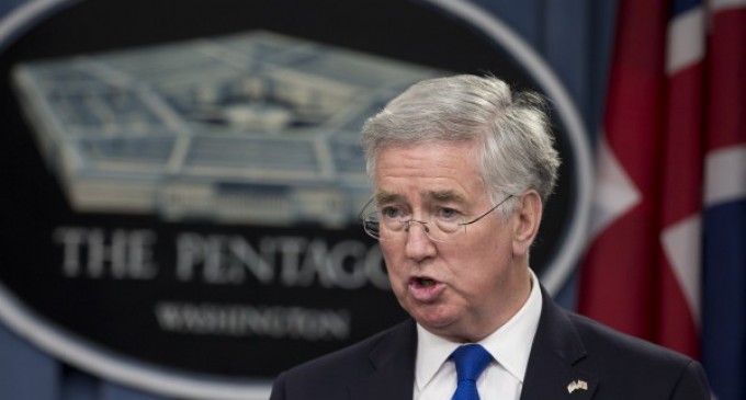 Ministrul britanic al apararii s-a intalnit astazi cu Mircea Dusa