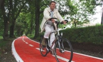 Iohannis recomandă românilor bicicleta REVISTA PRESEI