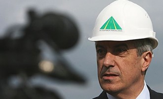 Tăriceanu îşi dă foc singur la scaun REVISTA PRESEI