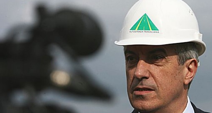 Tăriceanu îşi dă foc singur la scaun REVISTA PRESEI