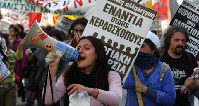 Masuri drastice in Grecia: se pregateste nationalizarea bancilor si renuntarea la moneda euro