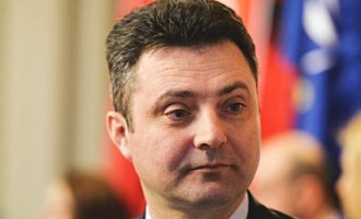 Tiberiu Niţu îi anchetează pe judecătorii CCR pentru invalidarea referendumului din 2012 REVISTA PRESEI