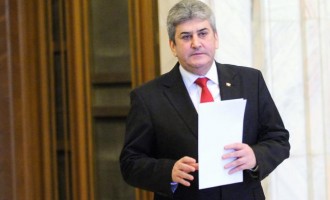 TARDIV ȘI FĂRĂ ONOARE! Gabriel Oprea a demisionat din toate funcţiile deținute!