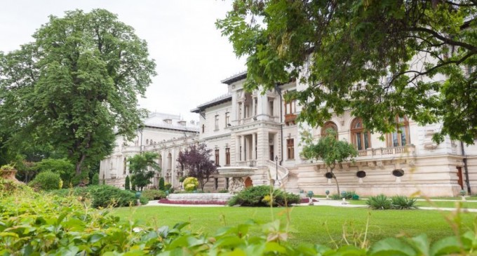 ACTUAL! O sesizare la Curtea de Conturi după ce Administraţia Prezidenţială a anunţat că vrea să achiziţioneze un sistem modern de irigaţie pentru curtea Palatului Cotroceni!