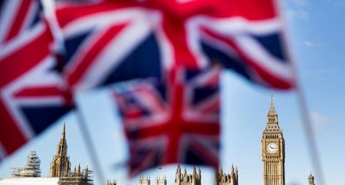 Marea Britanie critică Uniunea Europeană vis a vis de reacţia la criza imigranţilor