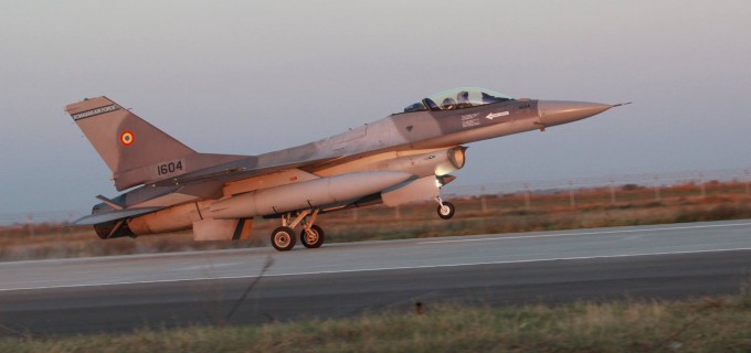 Prima escadrila de F-16 a Romaniei a aterizat la Fetesti !….