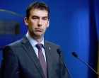 Ministrul Dragoş Tudorache pregăteşte o lege pentru maşinile parcate pe trotuare