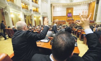 Senatul a adoptat ordonanța care îi avantajează pe plagiatori