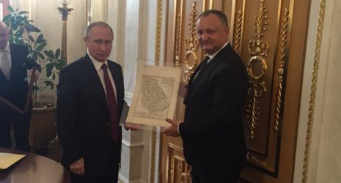 Moldova se dezice de istorie și se pregătește de intrarea în Uniunea Eurasiatică