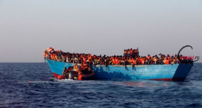 Italia amenință că va închide porturile pentru vasele care transportă migranții salvați din Marea Mediterană