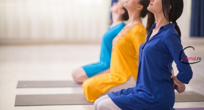 Terapia yoga te ajuta sa scapi de durerile de spate