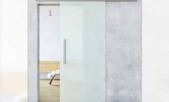 Usile glisante, ideale pentru a da o nota de modernism si spatiu mai amplu camerelor mici