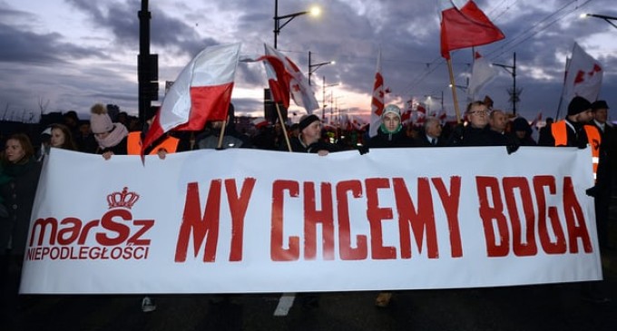 EVENIMENT!Zeci de mii de naționaliști au ieșit în stradă la Varșovia