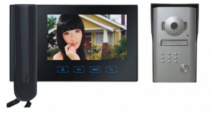 Videointerfonul, elementul de siguranta care elimina o multime de riscuri