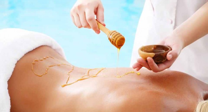 Beneficiile uimitoare ale masajului terapeutic cu miere