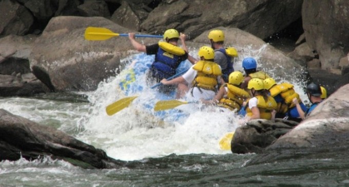 Transforma revederea cu fostii colegi de liceu intr-o intalnire epica!