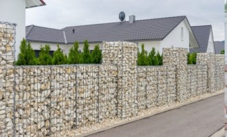 Omul gospodar se cunoaste dupa modul in care arata gardul casei