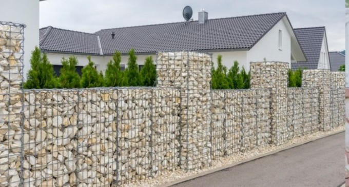 Omul gospodar se cunoaste dupa modul in care arata gardul casei