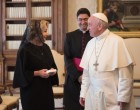 Cadouri neobişnuite daruite Papei Francisc de premierul Dăncilă: castravete amar Rodeo, castravete cu ţepi Tempus, ardei iute lung Decebal şi alte 4 soiuri de legume