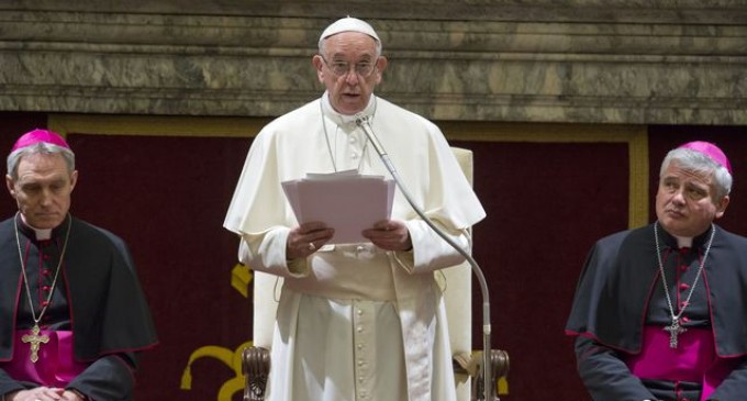 Precizările Arhiepiscopiei romano-catolice, după anunţul de ieri al premierului privind vizita Papei Francisc în România: Înştiinţarea oficială se face simultan de Sfântul Scaun şi Preşedinţie