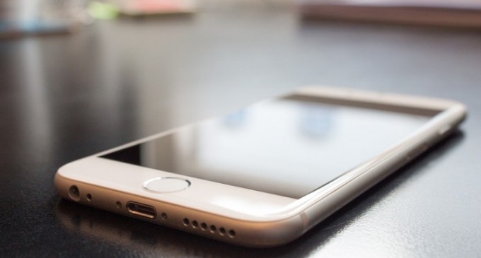 Cauti ansamblu Digitizer + LCD Display Touchscreen Apple iPhone 6? Aici gasesti cel mai mic pret!