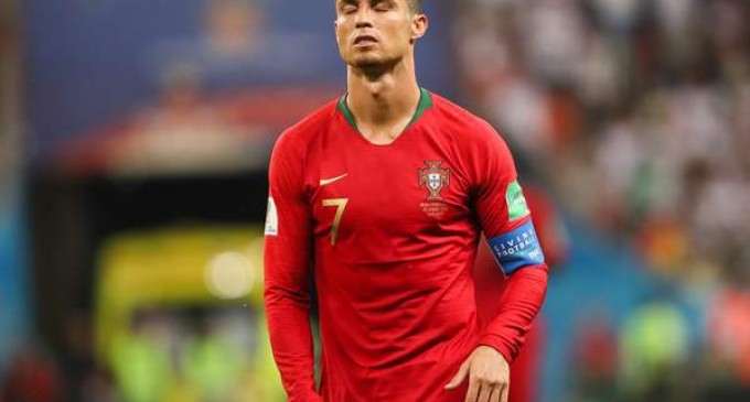 Scuipă-n sân după Iran și rămâne în… prim-plan!