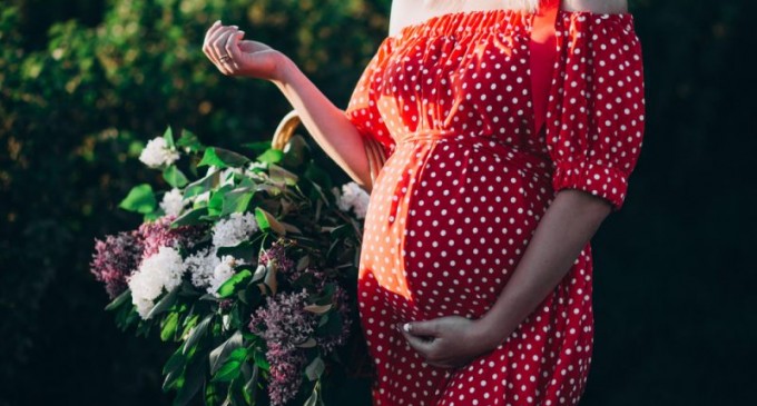 Frumoasa si cu burtica