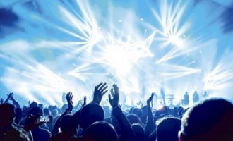 Neașteptat! Care sunt cei mai scumpi artiști de la noi. Sumele exorbitante care le intră în buzunar pentru 45 de minute de concert | Criteriul National