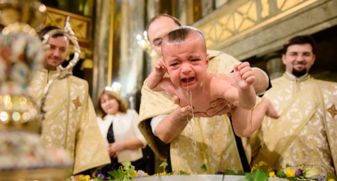 Cum sunt alesi si care este rolul nasilor la un botez?