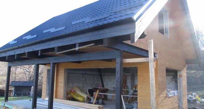 Case din lemn avantajoase cu Mobina Construct