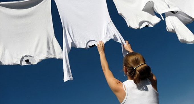 3 Secrete care te pot ajuta sa indepartezi  murdaria de pe rufe mult mai usor