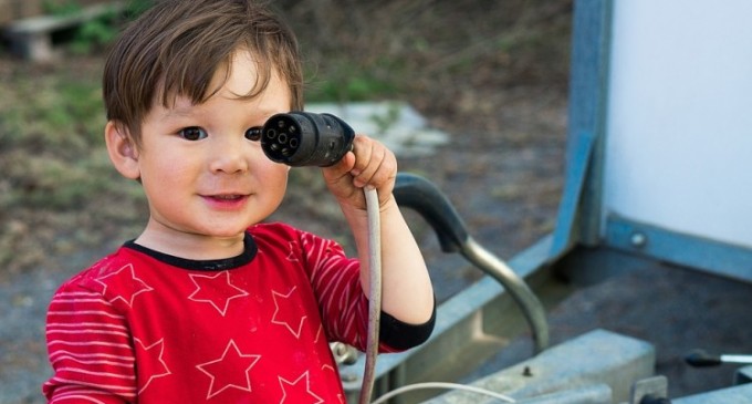 Care sunt avantajele colaborarii un distribuitor de materiale electrice