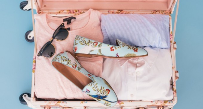 5 LUCRURI DE BEAUTY  PE CARE LE LUĂM CU NOI ÎN VACANȚĂ