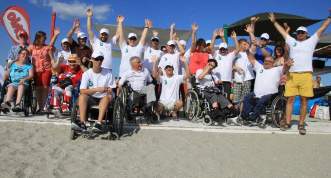 Prima editie a jocurilor sportive pe plaja adaptate pentru persoanele cu dizabilitati si utilizatori de fotoliu rulant – AJCSPH Summer Sports
