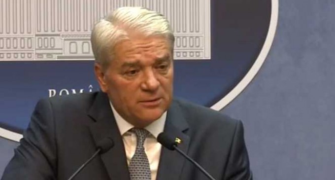 Moga şi-a dat demisia din funcţia de ministru MAI