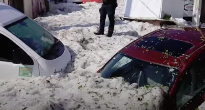 Imagini de necrezut. Străzi şi maşini, acoperite de gheaţă la 30 de grade Celsius