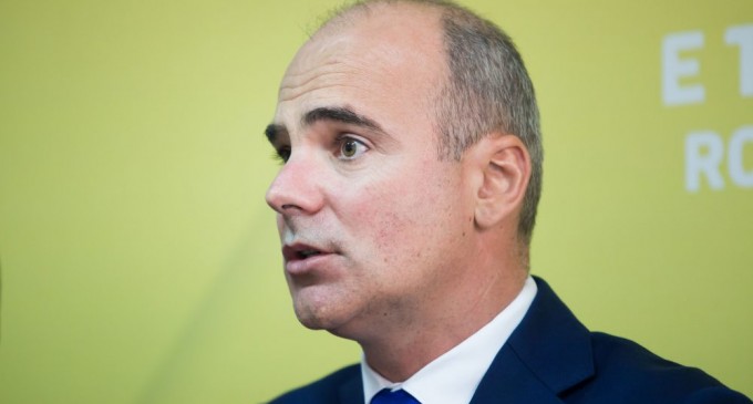 Zvonurile, lansate de oameni cu influenţă asupra unui lider