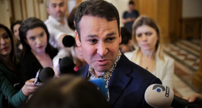 Robert Negoiţă, suspendat şase luni din PSD. Şerban Nicolae ar putea fi schimbat din funcţia de lider al senatorilor partidului