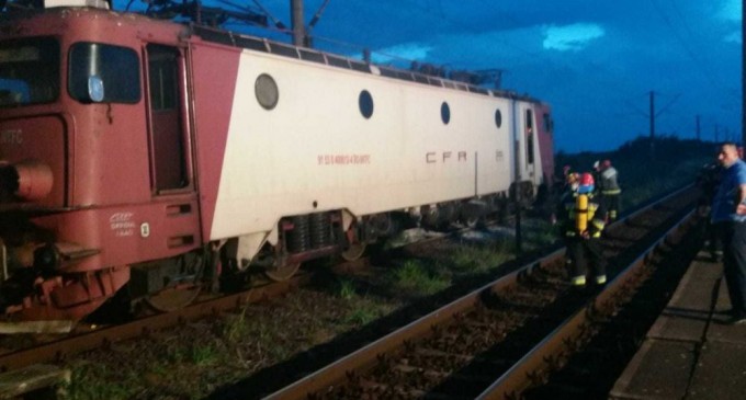 Locomotiva unui tren de marfă a deraiat