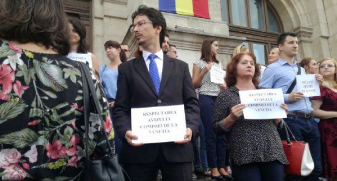 Este nebunie curata in Republica Moldova/. Iz-ul de #rezist este usor sesizabil/Vasilica isi plimba coada prin Moldova