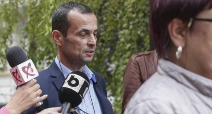 COLOSAL/10 decembrie 2015- “Negulescu Mircea a deschis usa biroului si s-a inglbenit la fata cand a vazut cine este in birou, iar apoi s-a retras/A venit Smurd-ul”