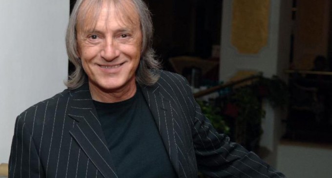 VIDEO A murit cântărețul Mihai Constantinescu – Esential