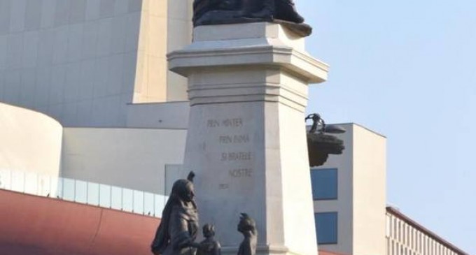 FOTO Cum arată statuia lui IC Brătianu, amplasată în rondul din Piața Universității și pentru care Primăria Capitalei a plătit 16,6 milioane lei – Administratie Locala