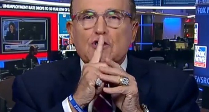 VIDEO Rudy Giuliani s-a dezlănţuit împotriva „presei idioate” la Fox News. Nici postul de casă al conservatorilor nu a scăpat – International