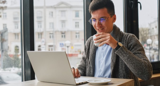 De ce ar Trebui sa Cumperi un Laptop Refurbished?