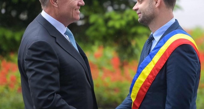 “Bata” si cum isi da primarul liberal cu “stangul” in “dreptul”