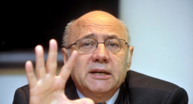 Irinel Popescu admite că procedura de înscriere pe lista de așteptare pentru transplant este „o nebuloasă”, dar îi acuză de „diversiune” și „provocare” pe jurnaliștii care întreabă de ce nu există reguli clare în domeniul transplantului – Sanatate