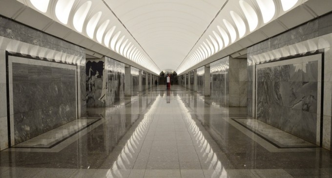 Înăuntrul ”Palatelor oamenilor”: stațiile de metrou din Moscova care te fac să te simți ca într-un hotel luxos – International